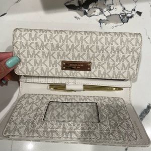 Michael Kors wallet